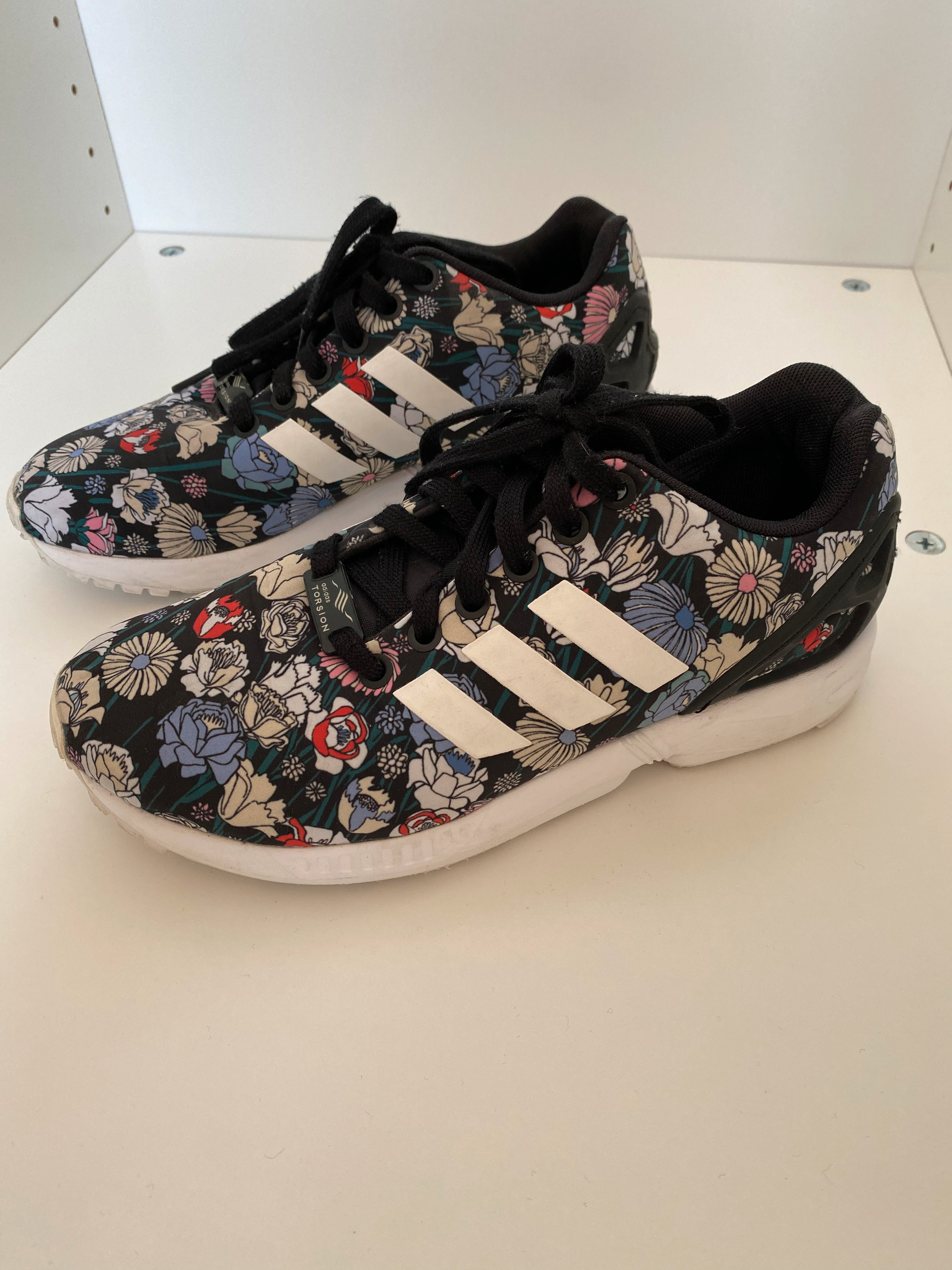 Zapatillas hotsell adidas floreadas