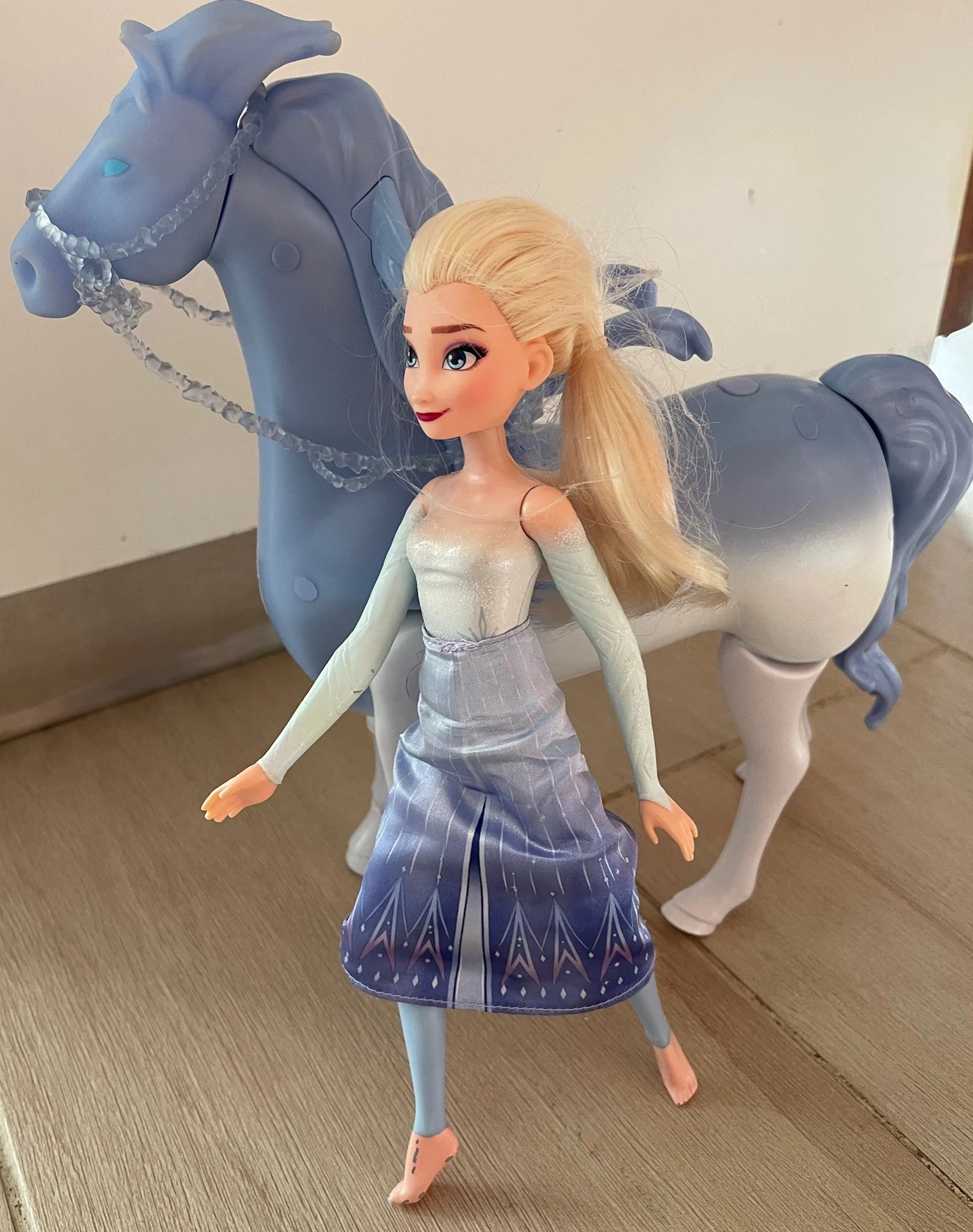 La Reine des Neiges Elsa et son cheval Nokk intéractif | Vinted