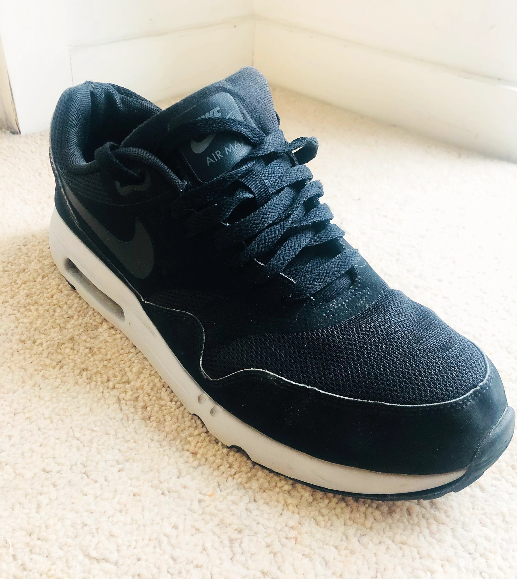 Black suede nike clearance air max 1