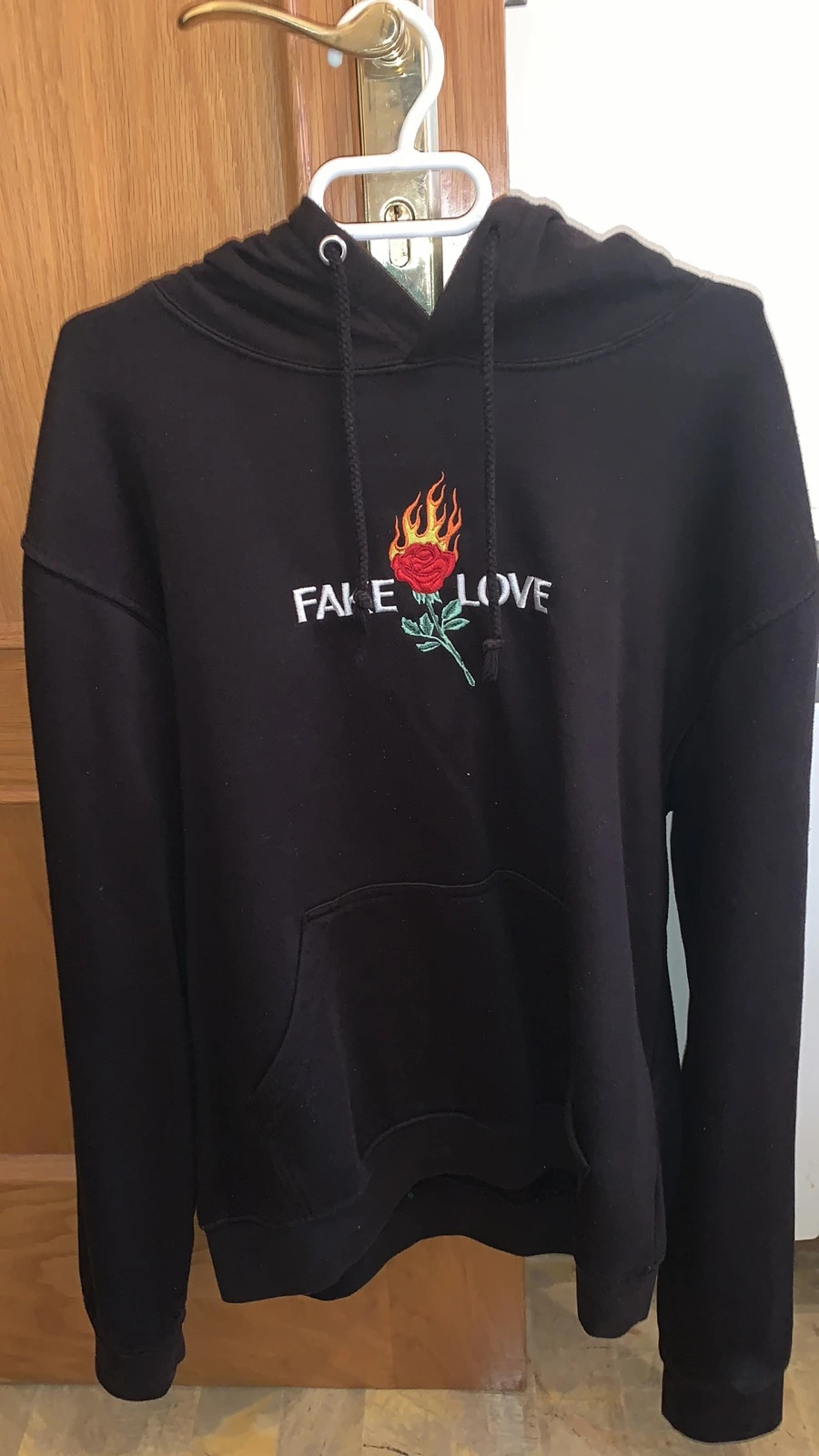 Trikko brand sudadera cheap fake love blanca