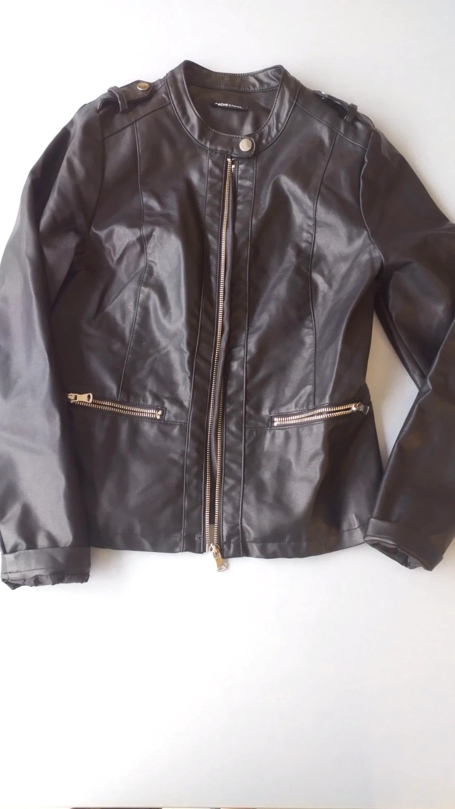 Veste simili cuir noire cache cache 36. Vinted