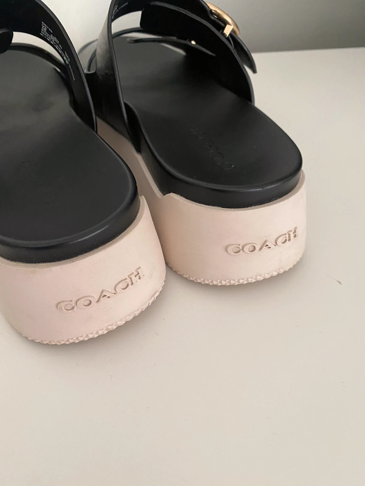 Coach on sale jody sandals