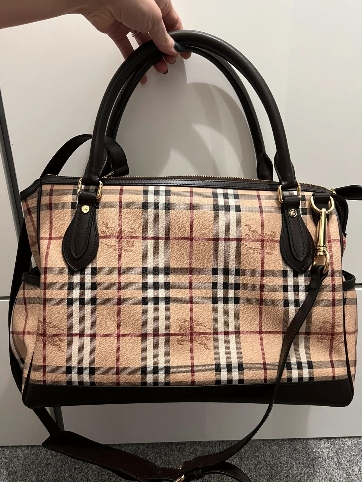 Burberry travel cheap bag price