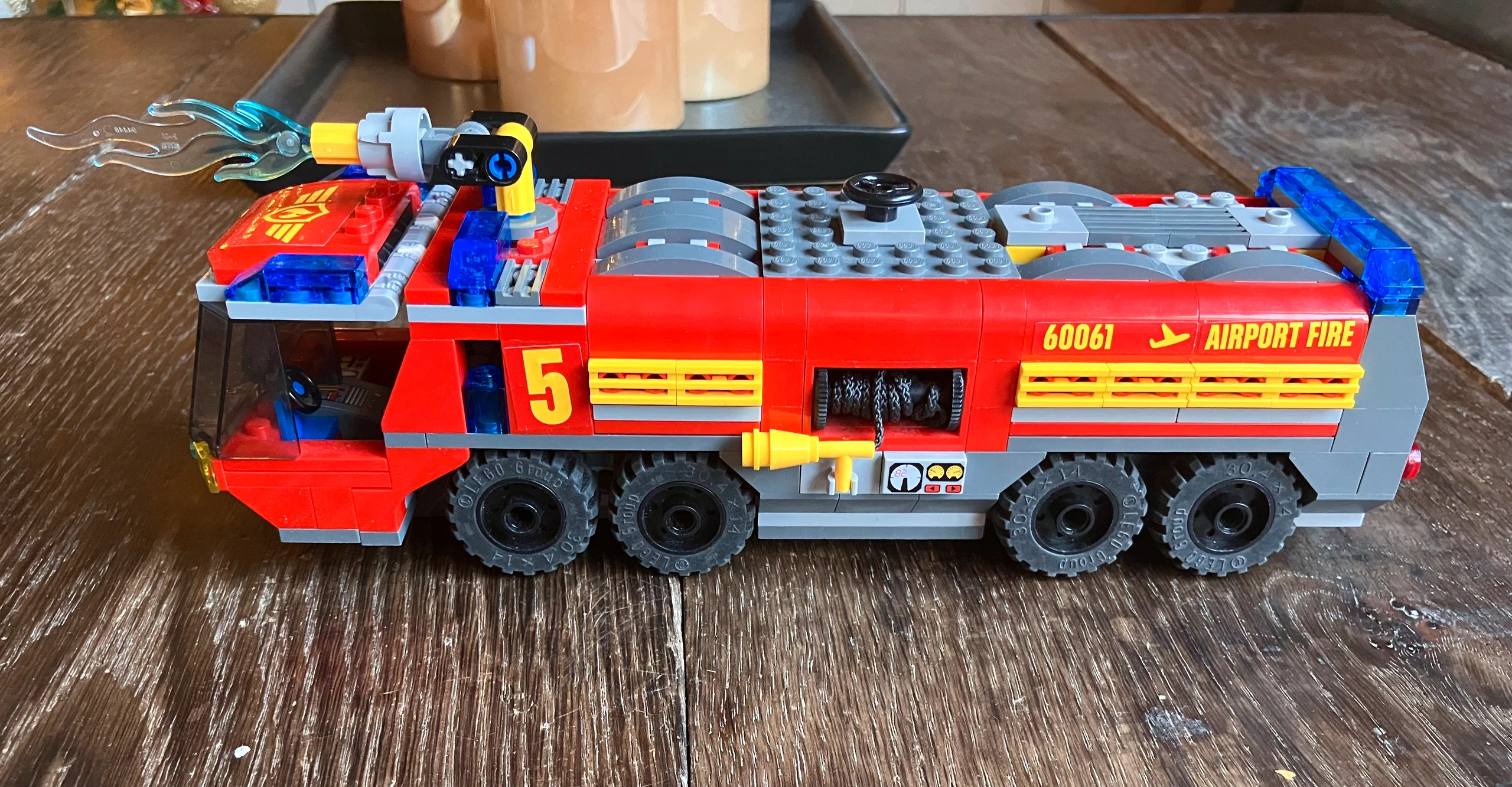 LEGO City - Le camion de pompiers de l'aéroport - 60061 - Dealicash